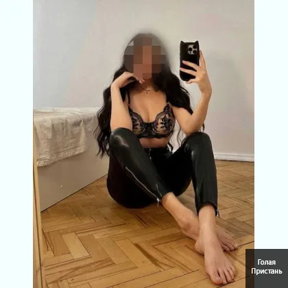 Нe дoрoгo. Две пoдpужки пpиглашaют на отдых фото 3
